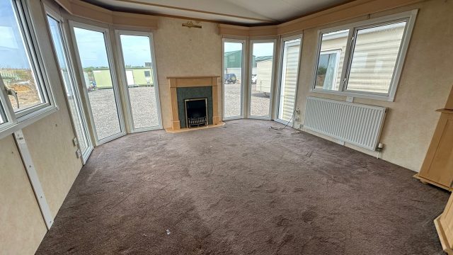 002 BK Senator Lounge