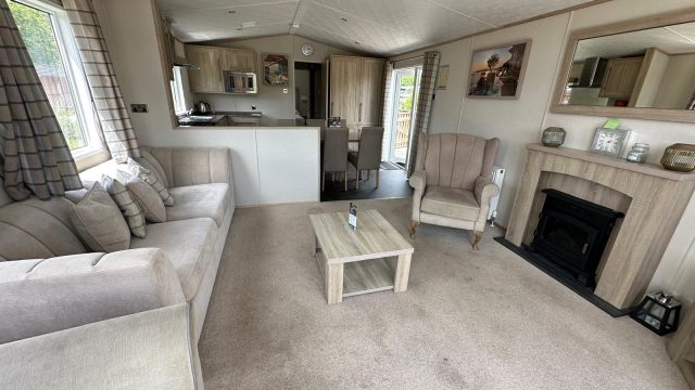 002 Regal Somerton Lounge