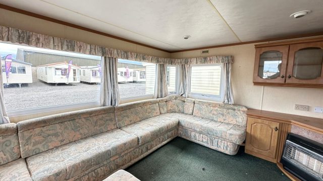 002 Salisbury Lounge