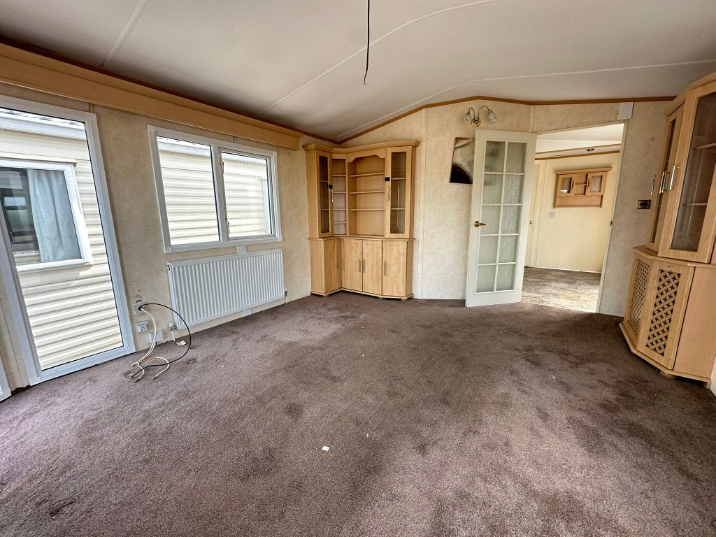 003 BK Senator Lounge