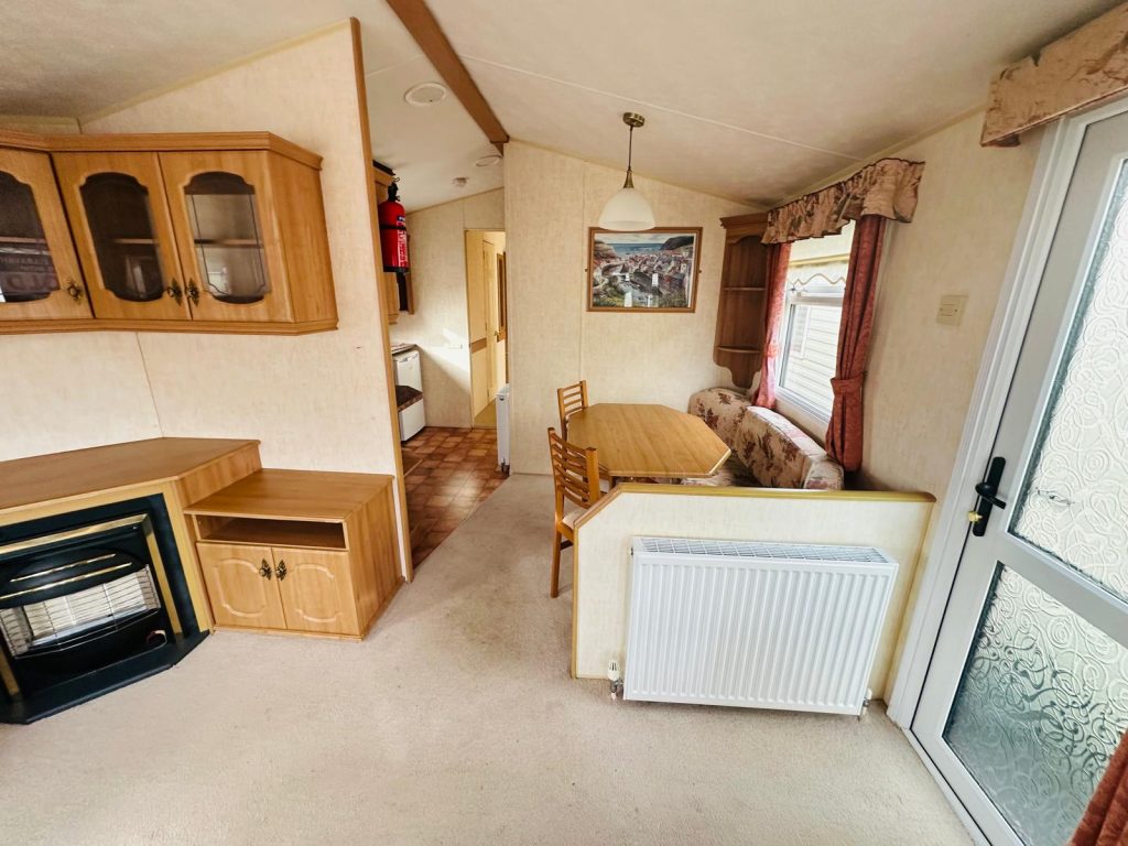 003 Countrystyle Dining