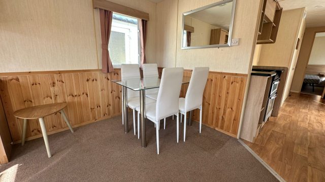 003 Horizon 2011 Dining