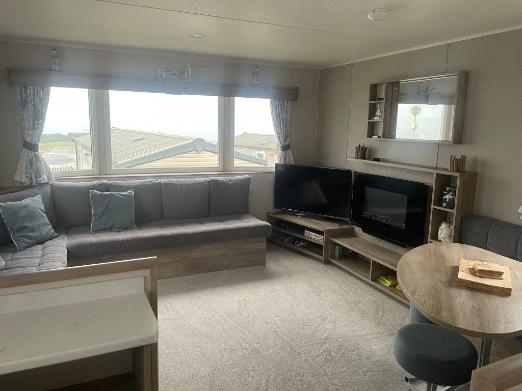 003 Horizon DC Lounge