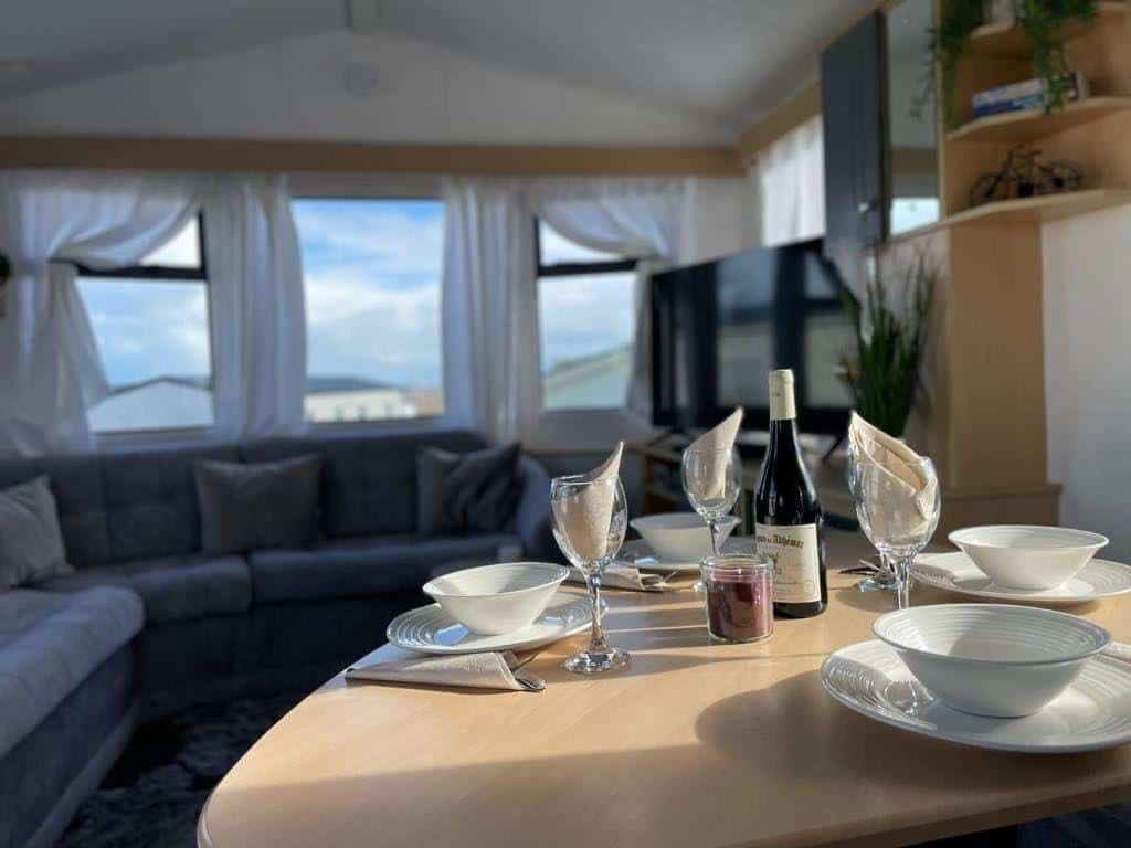 003 beaumaris Dining