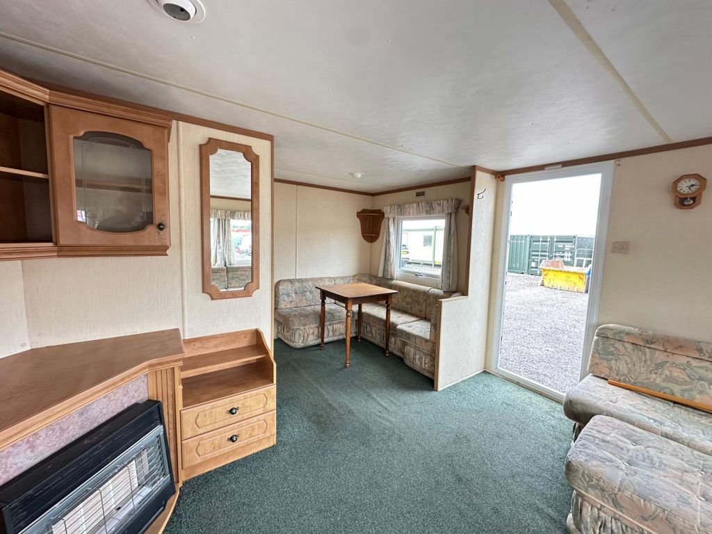 003 salisbury Dining