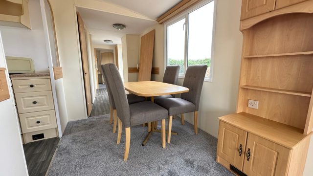 004 Amethyst Dining area