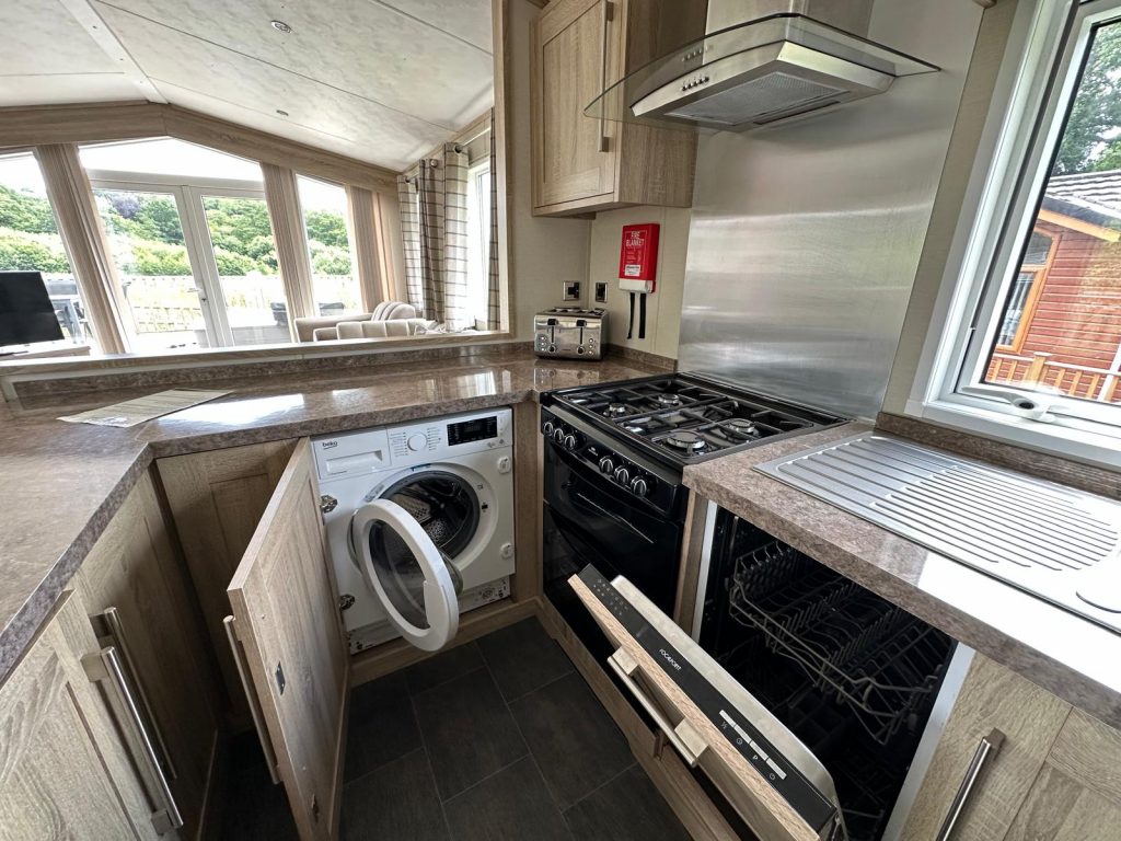 004 Regal Somerton Kitchen