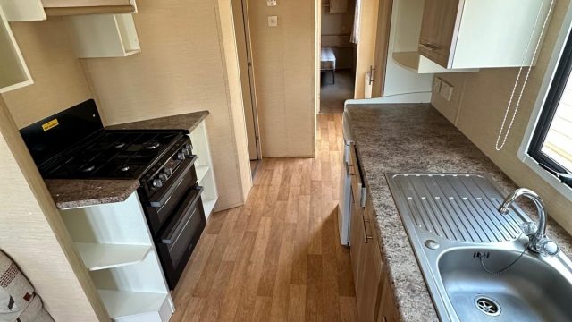 004 Rio gold Kitchen