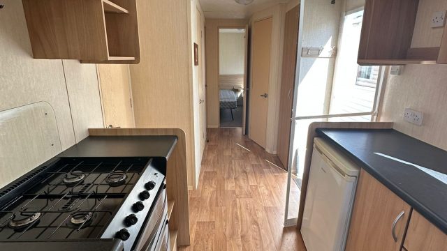 005 Horizon 2011 Kitchen