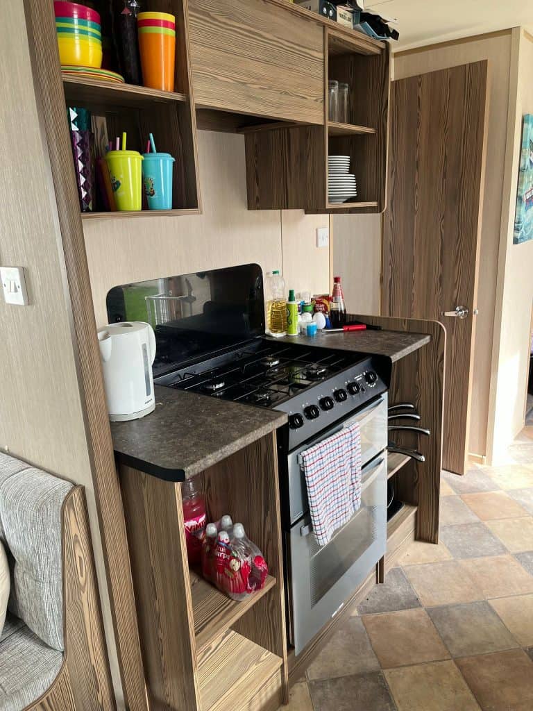 005 Horizon 2017 Kitchen