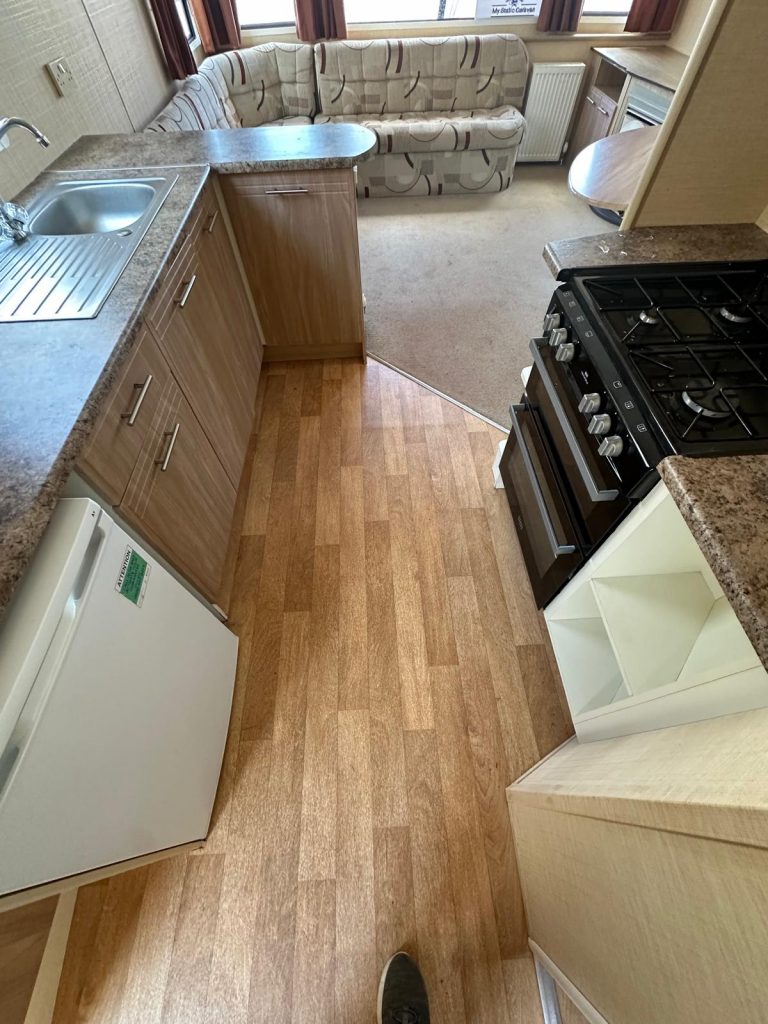 005 Rio Gold Kitchen