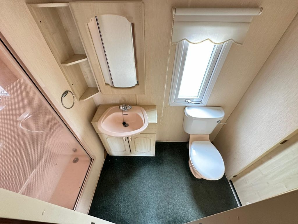 006 Salisbury Shower room