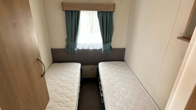 009-Delta-Twin-bedroom