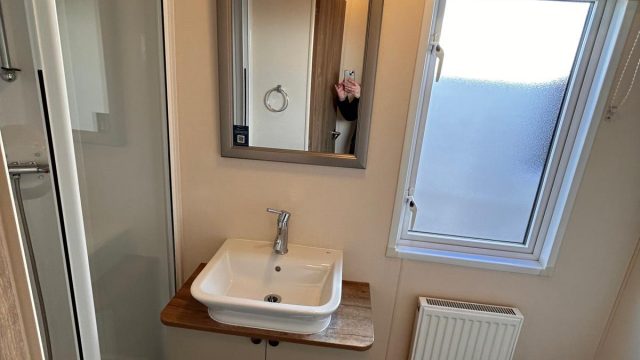 013 Regal Somerton Shower room