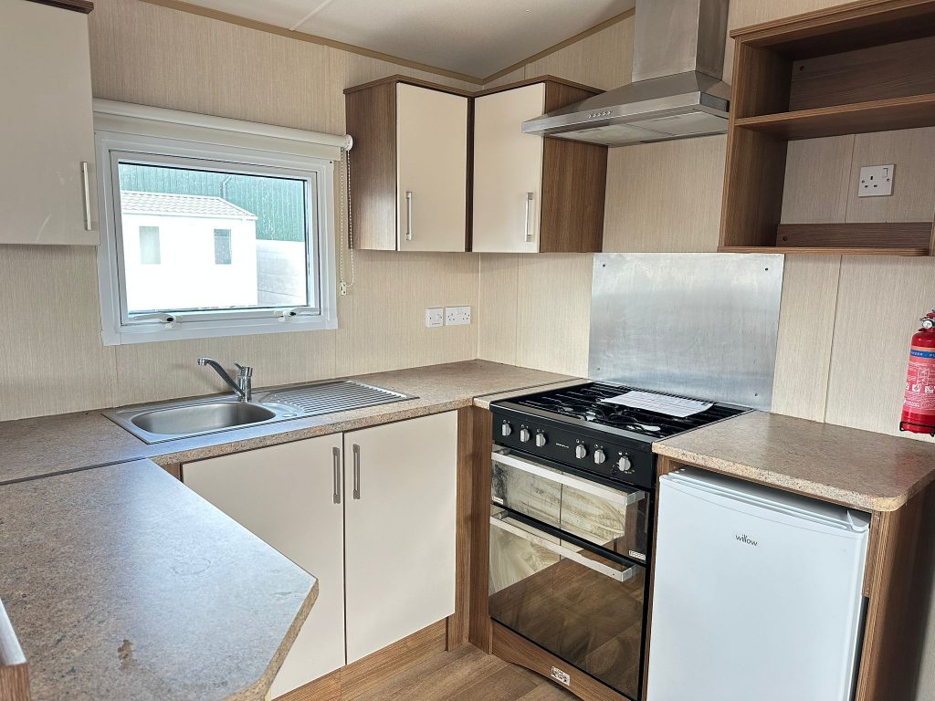 002 Summer Breeze Kitchen