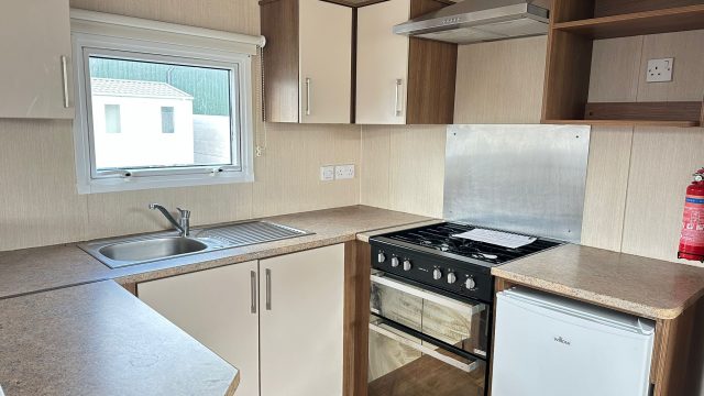 002 Summer Breeze Kitchen