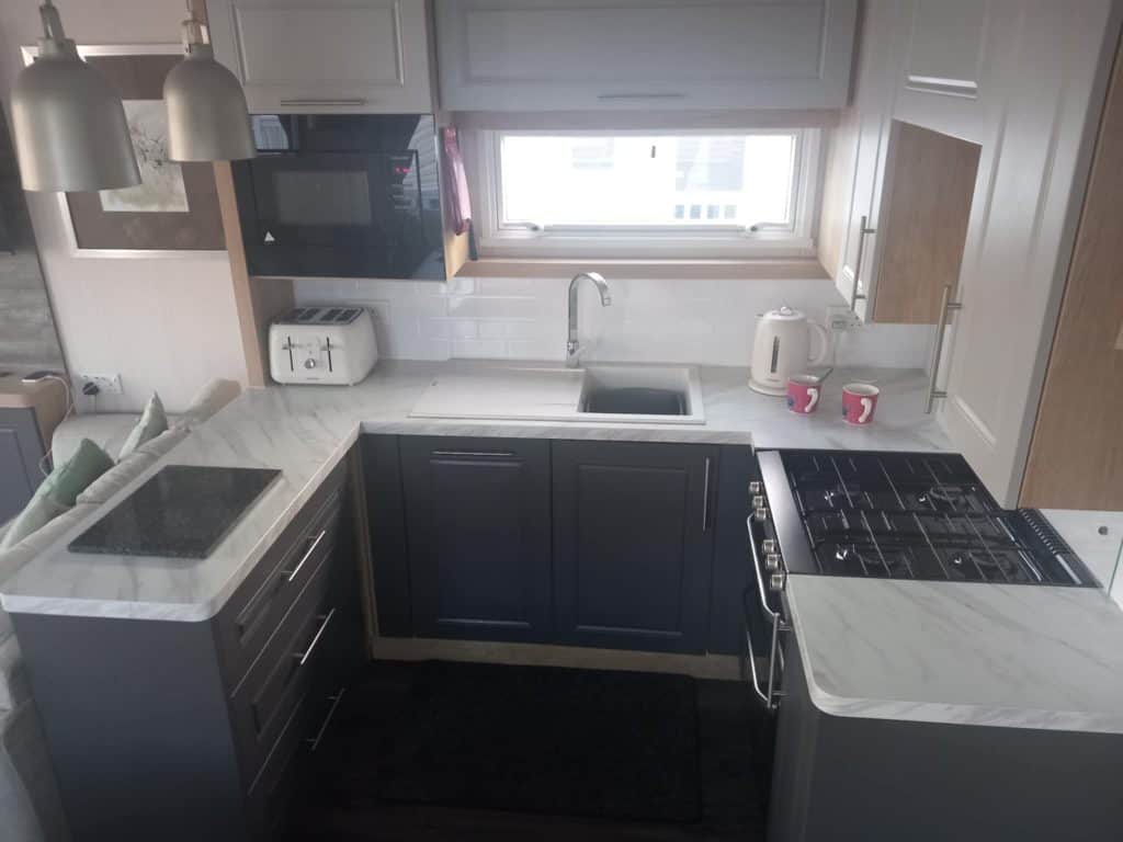 004 Bordeaux Kitchen 2019