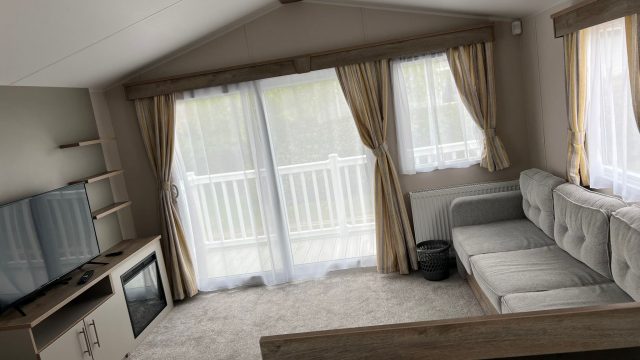 002 Mirage Lounge (2)