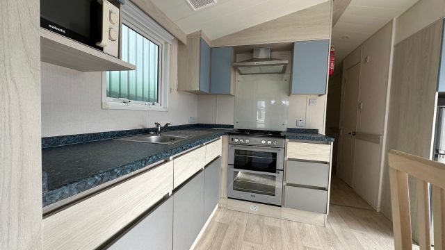 004 Atlas Ruby Kitchen