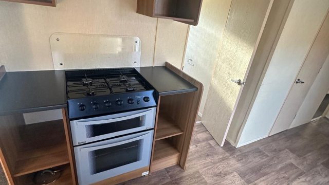 004 Elegance Kitchen