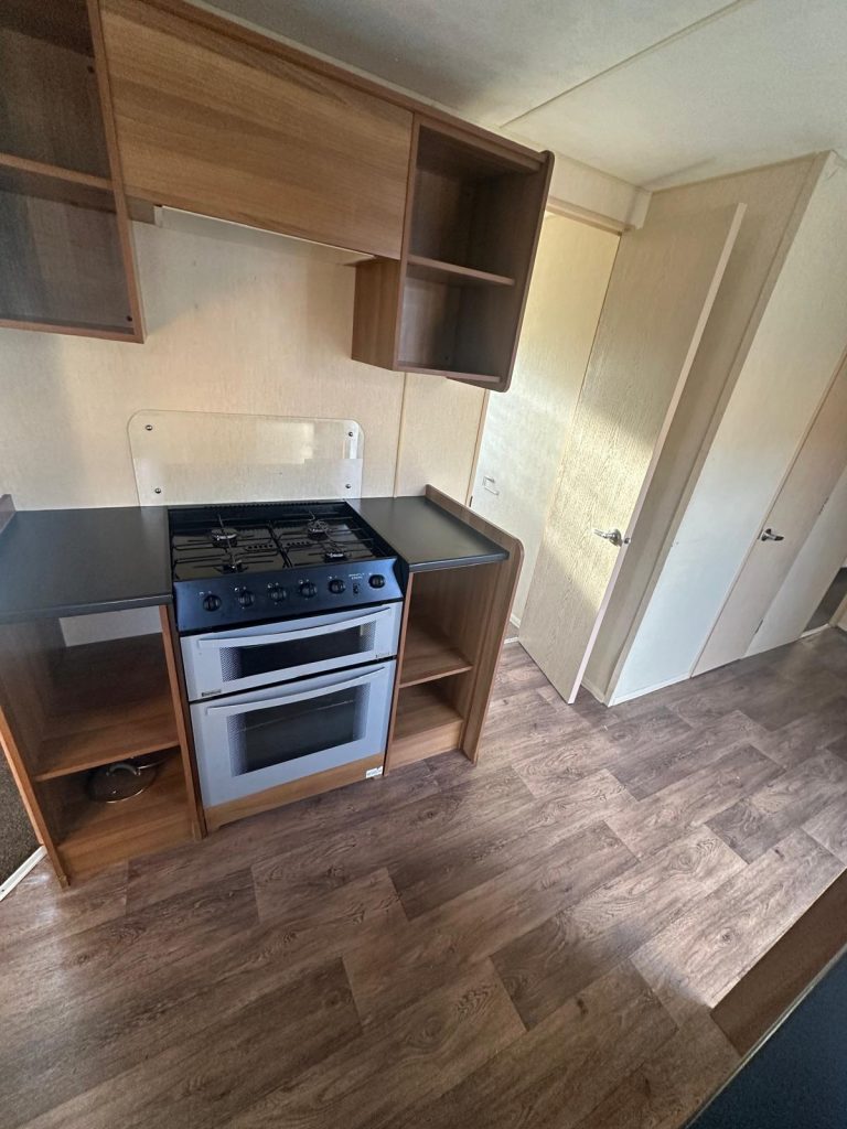 004 Elegance Kitchen