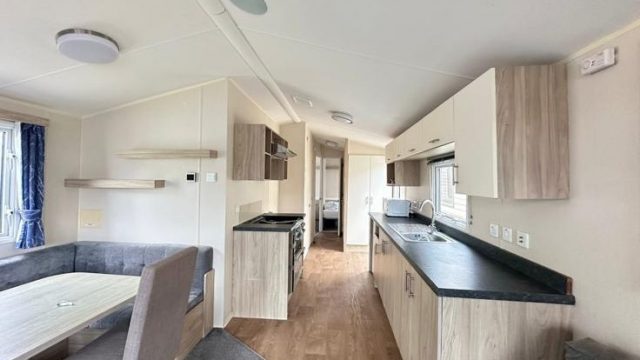 004 Salsa Eco living area