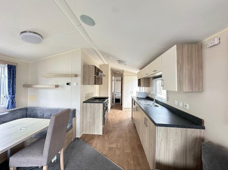 004 Salsa Eco living area