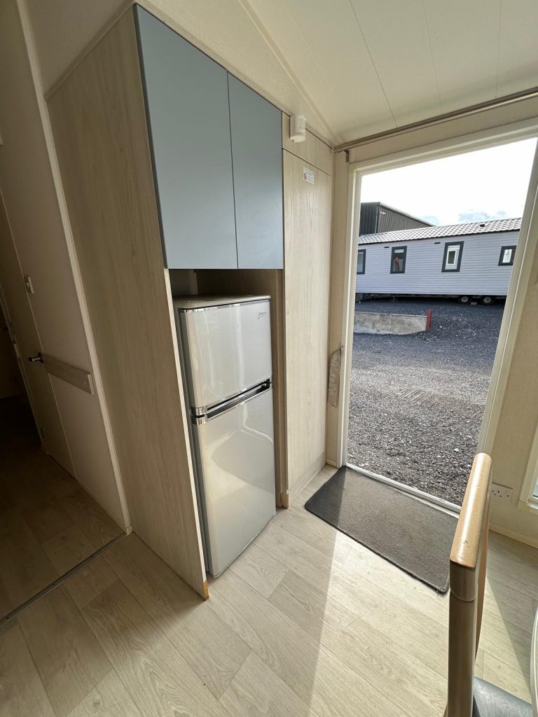 007 atlas ruby entrance