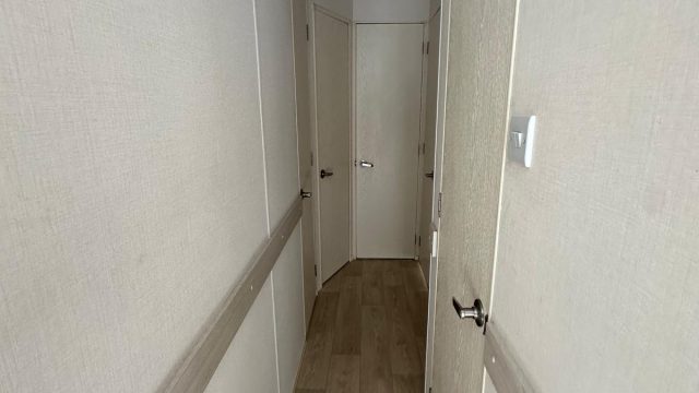 008 Atlas Ruby Hallway