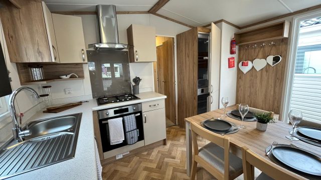 008b retreat Kitchen