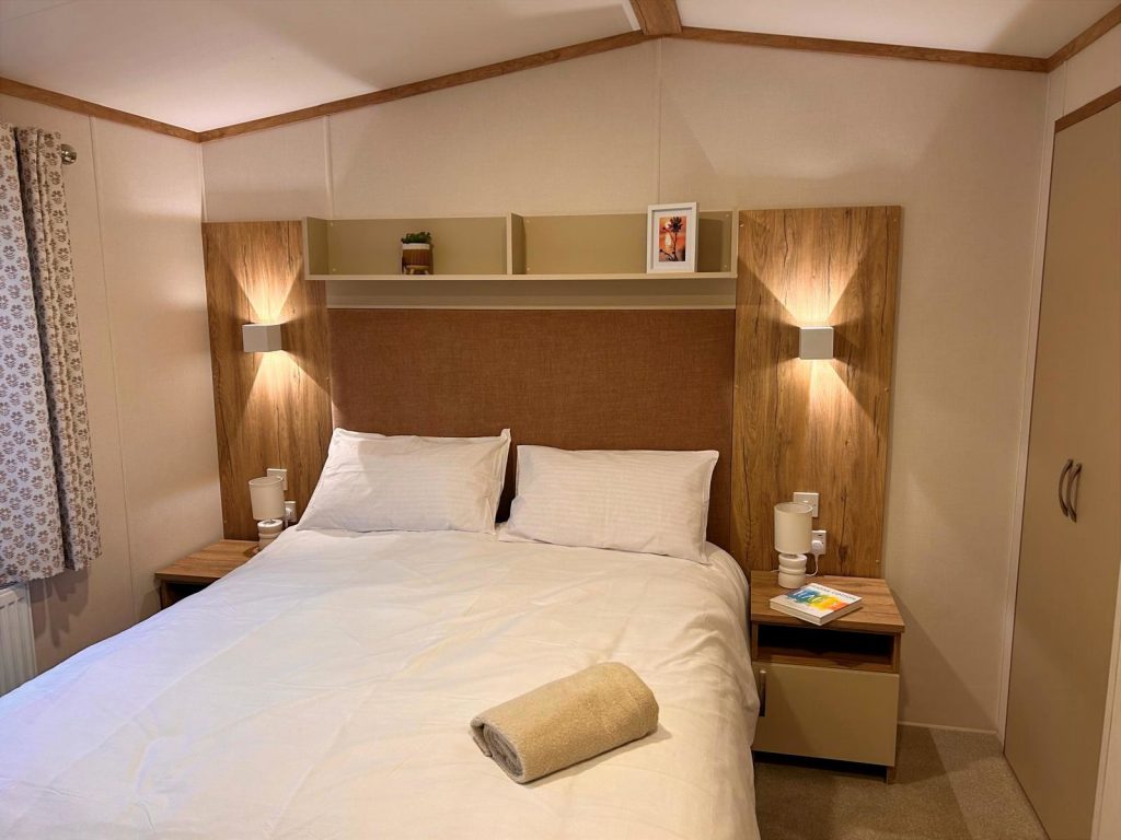 009 Retreat Double bedroom