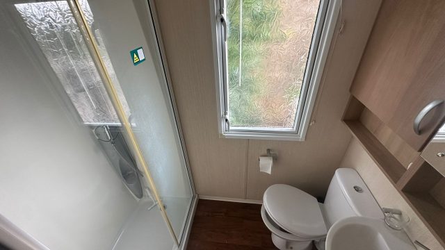 010 woodland Escape Shower