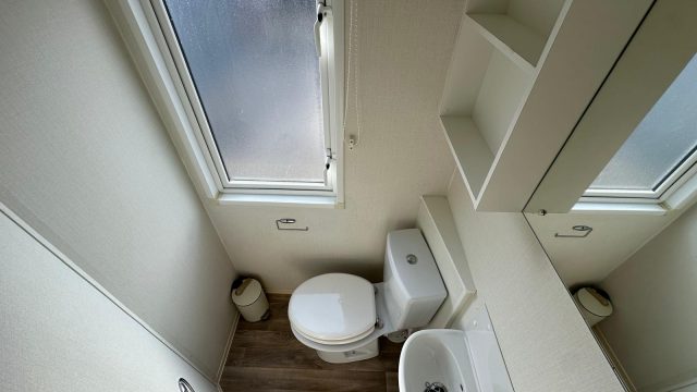 012 Atlas Ruby toilet