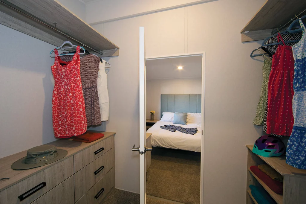 012 newbury-walk-in-wardrobe-1772×1181-1