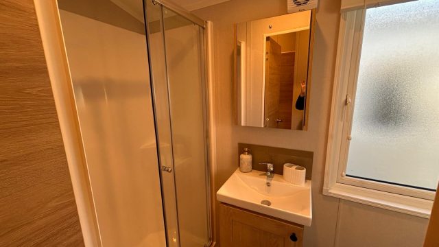 018 Coastal bathroom