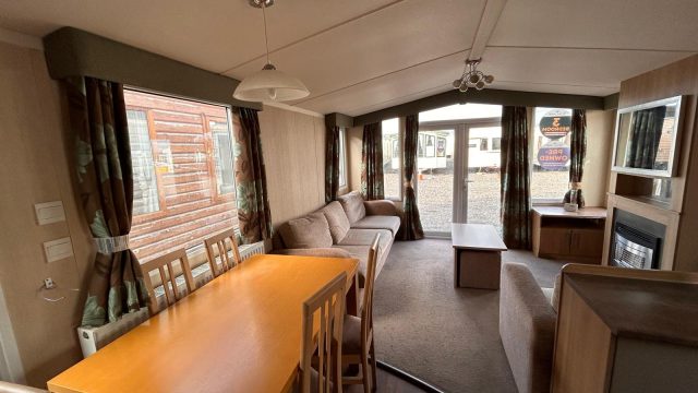 003 Bordeaux 38 Dining