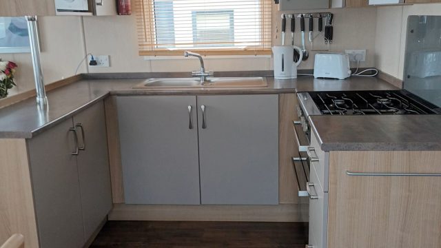 005 Bordeaux 38 Kitchen