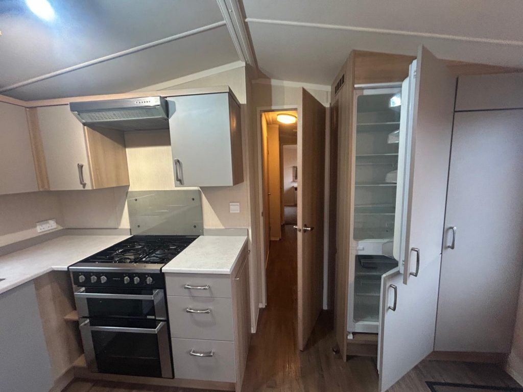 006 Bordeaux kitchen