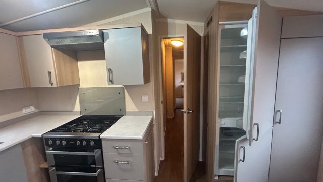 006 Bordeaux kitchen