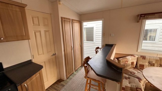 006 Polaris breakfast bar