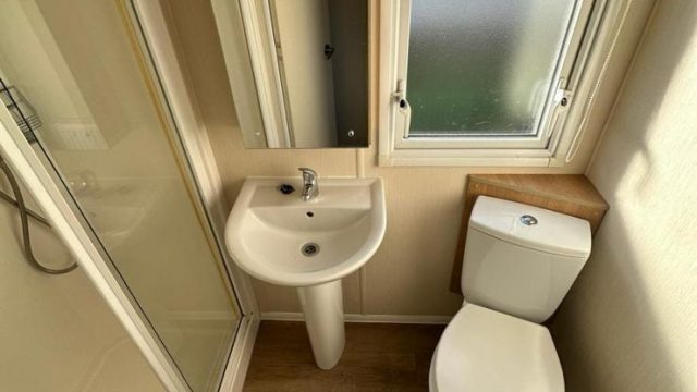 009 Seasons Bathroom