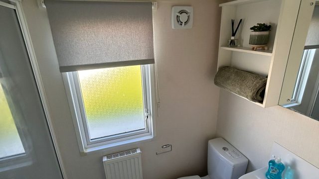 009 ruby shower room