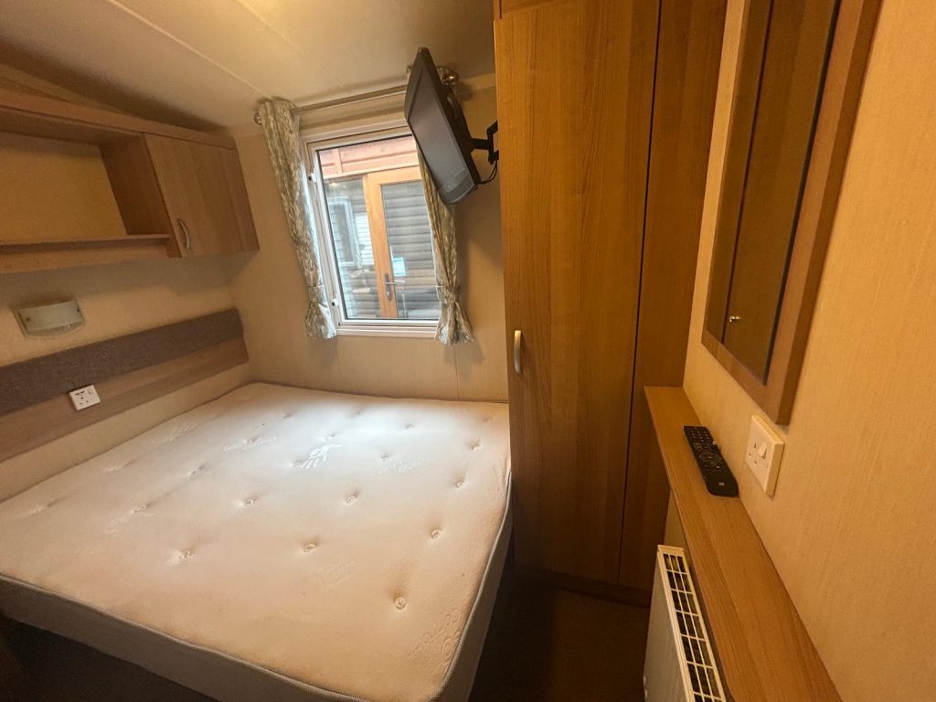 010 Bordeaux bedroom 2