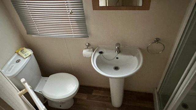 010 Polaris Shower Room