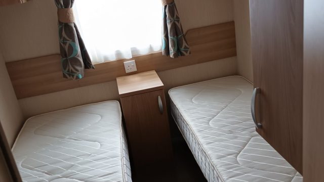 011 Bordeaux 38 Twin 1