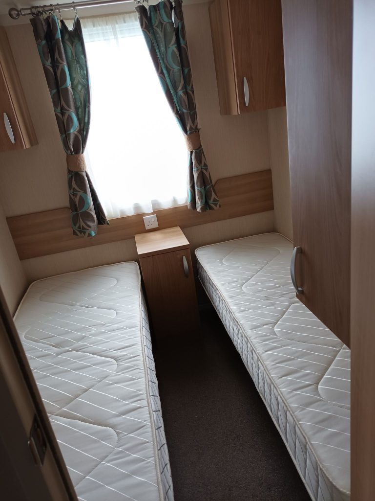 011 Bordeaux 38 Twin 1