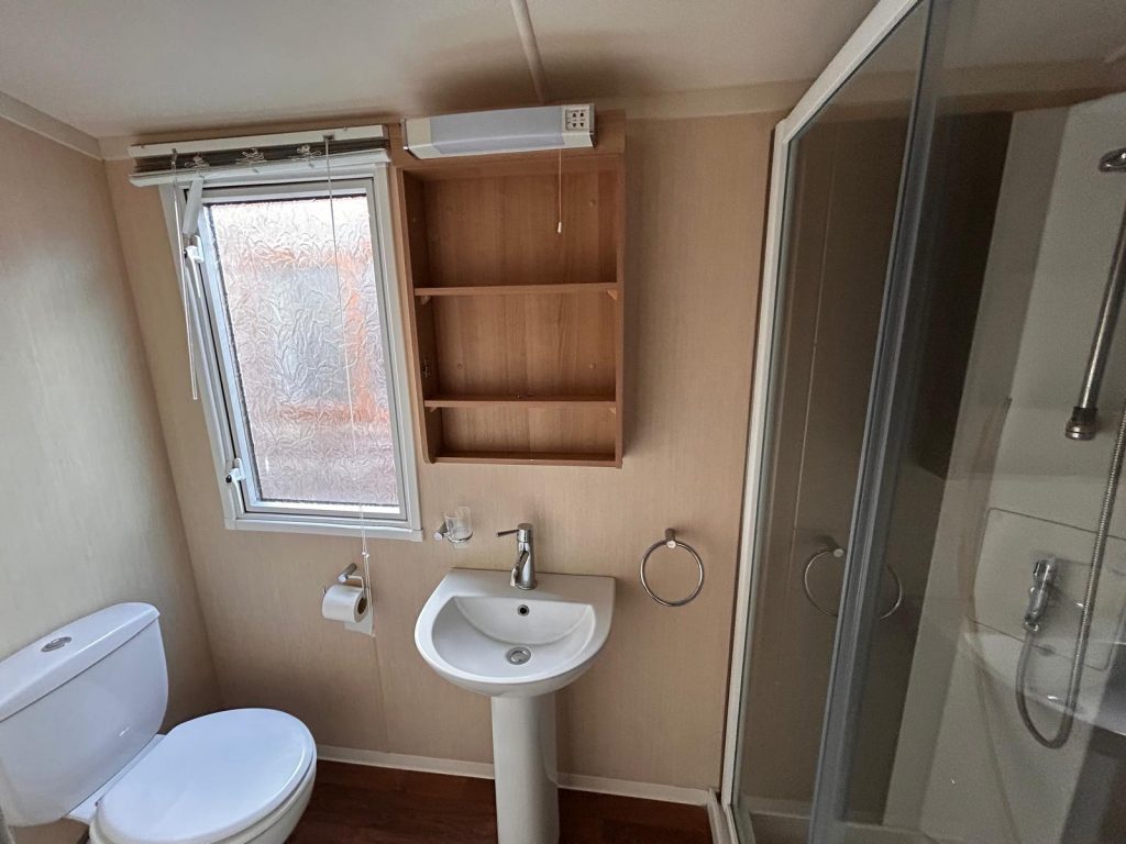 012 Bordeaux 38 Shower