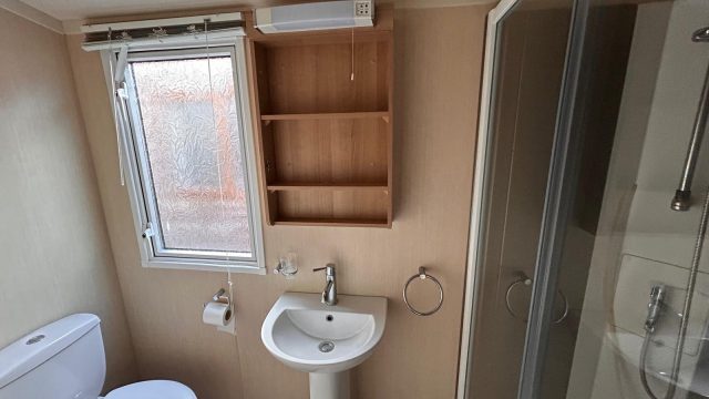 012 Bordeaux 38 Shower