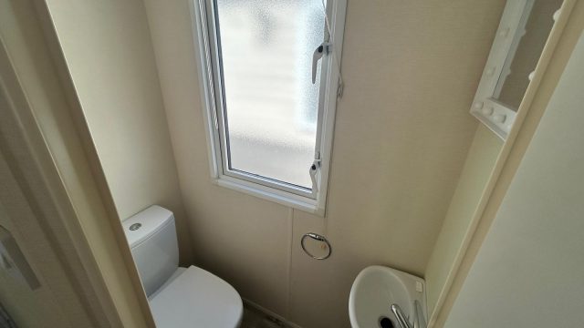 014 Moonstone toilet