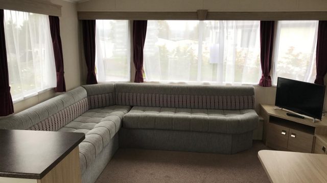 002 Everglade lounge